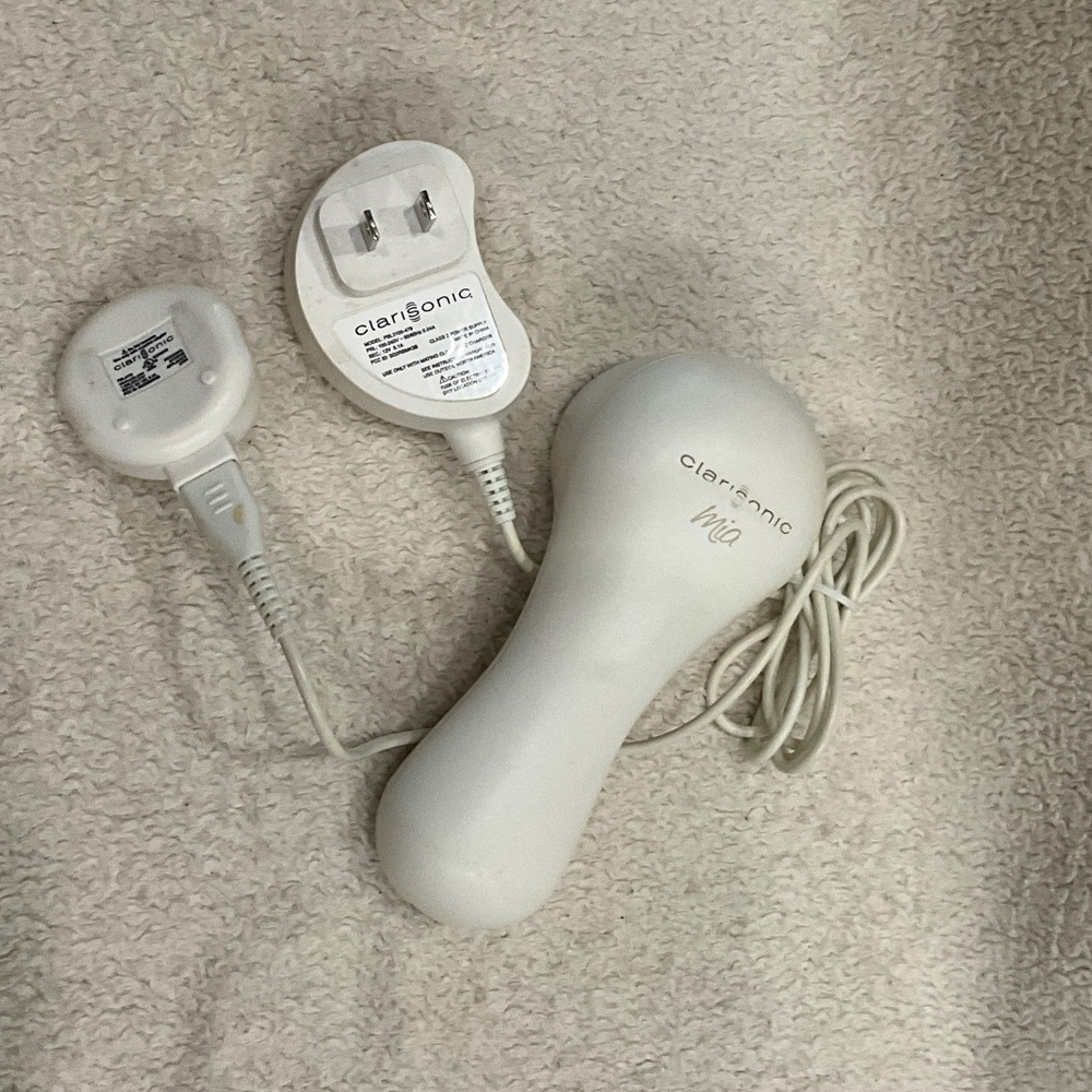 Clarisonic Mia in White with Charger